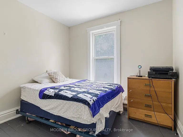 322 King St W — Photo 15
