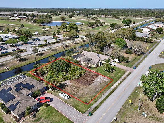 4th image of 306 Main Street