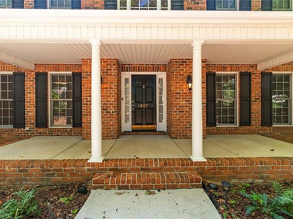 4th image of 2607 Oxmoor Rd