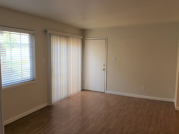 3rd image of 1821 G St APT A