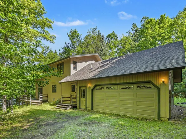 1070 S Silver Pl, Indian River, MI 49749