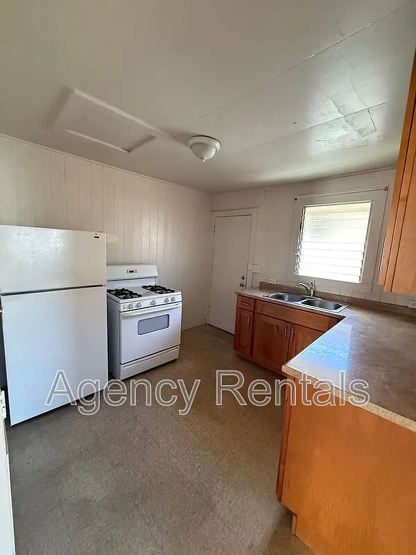 2 bed, 1.0 bath, 550 sqft, $1,800 — Photo 2