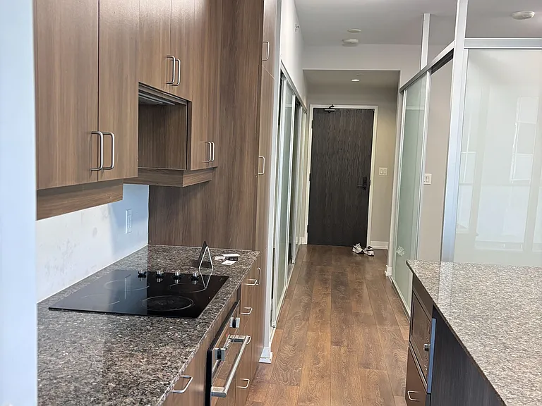 426 University Ave #1606 — Photo 7