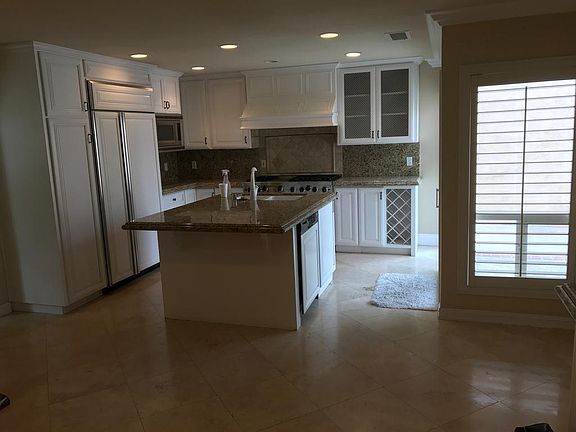 4th image of 18 Wheelhouse Ct