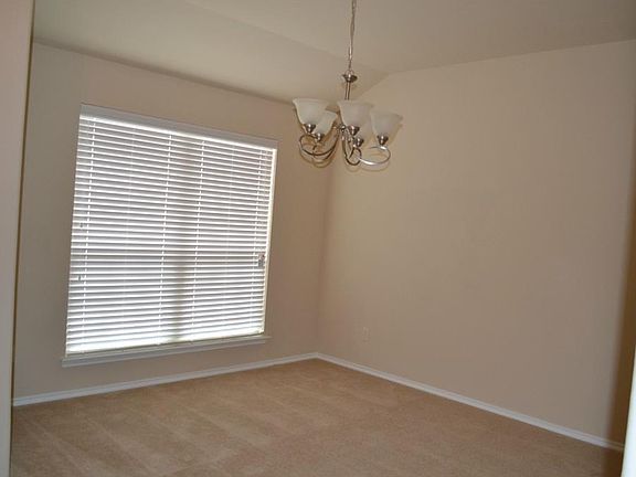 5th image of 429 Windridge Dr