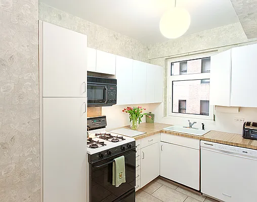 Sold by Brown Harris Stevens | media 19