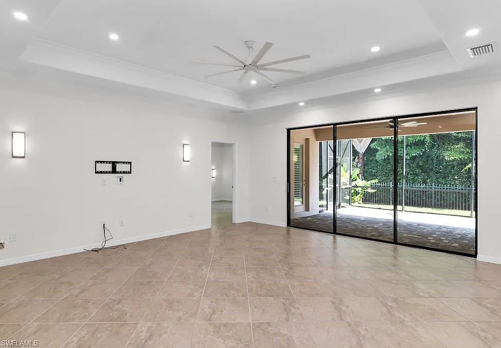 4 bed, 2.0 bath, 2229 sqft, $4,850 — Photo 4