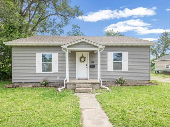 114 S Walnut St, Centralia, MO 65240