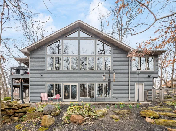 1087 Crow Ct, Sugar Grove, OH 43155