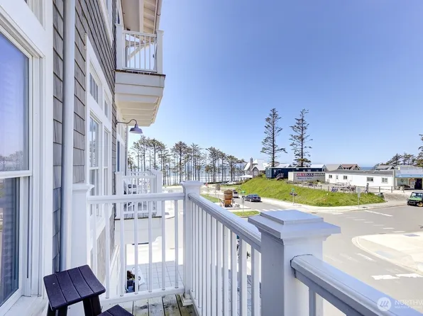 204 Market Street #B, Pacific Beach, WA 98571