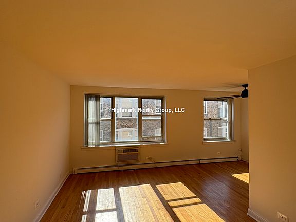 2nd image of 3710 N Pine Grove Ave APT 314