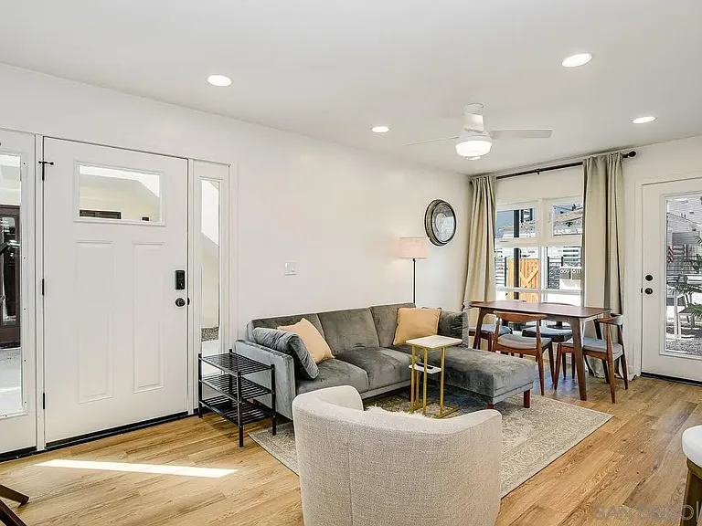 807 Dover Ct — Photo 4