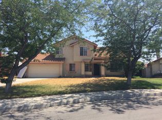 1041 W Rosewood St, Rialto, CA 92376