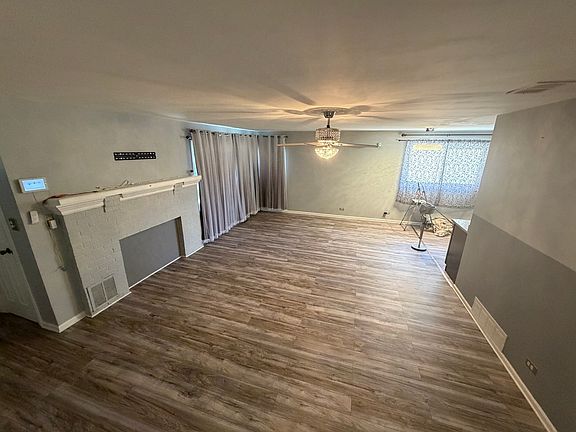 4th image of 17112 Whittier Ave