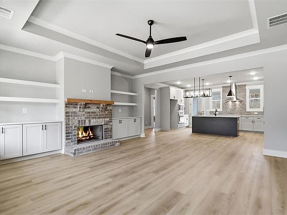 4th image of 77 Maney Rd