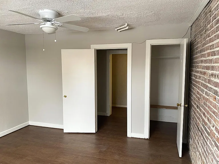 Frances Apartments — Photo 5