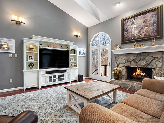 3rd image of 18611 Babler Meadows Dr
