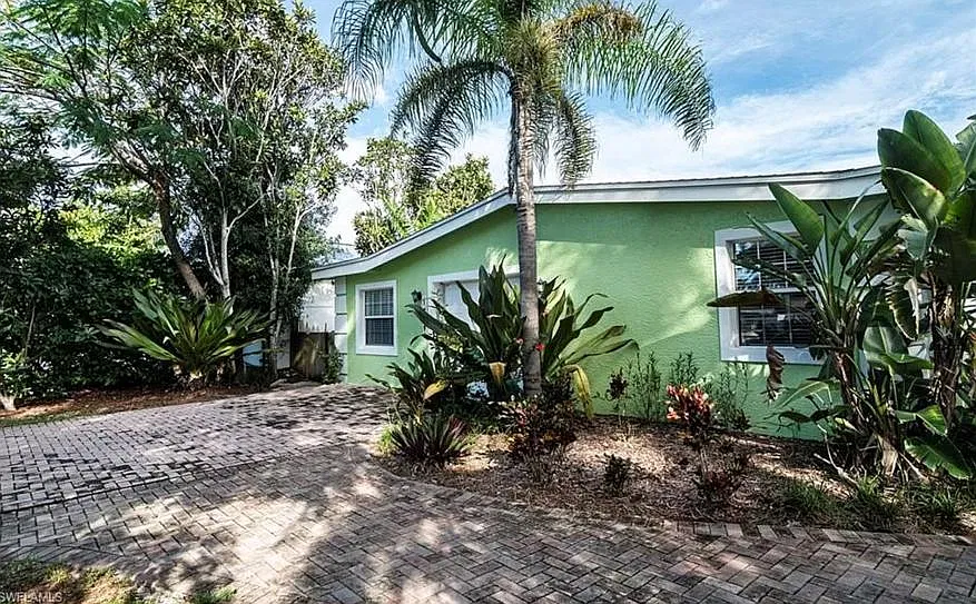 3 bed, 1494 sqft, $3,325 — Photo 2