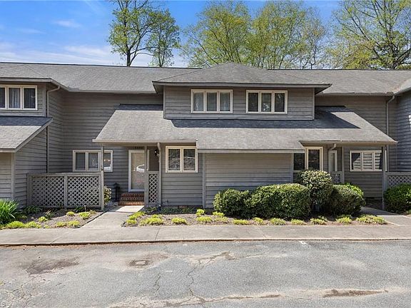 2nd image of 3046 Laurel Springs Dr