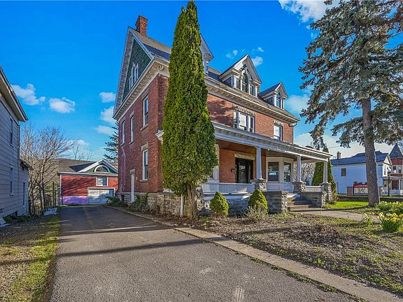 44th image of 616 E Main St