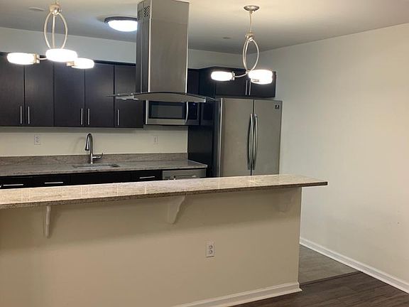 2nd image of 110 Halsted St #506