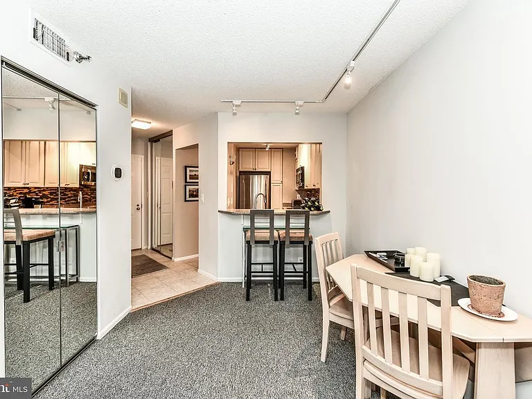 900 N Stafford St #1410 — Photo 7