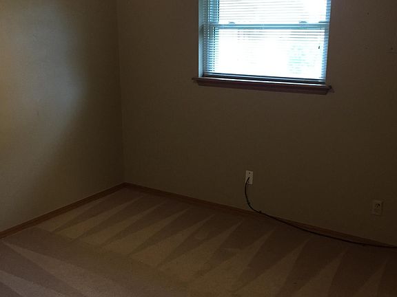 2nd image of 5501 NW Briarwood Ave