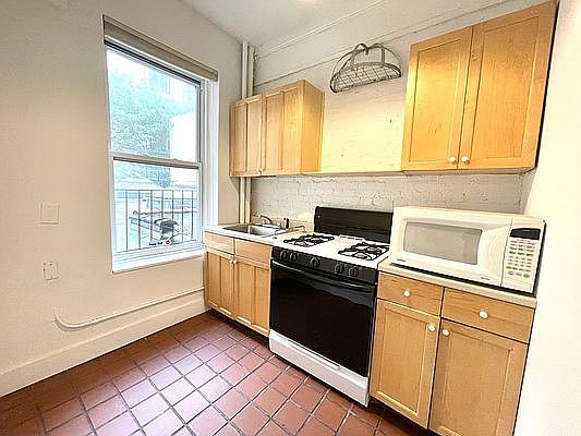 2nd image of 361 W 52nd St APT 2