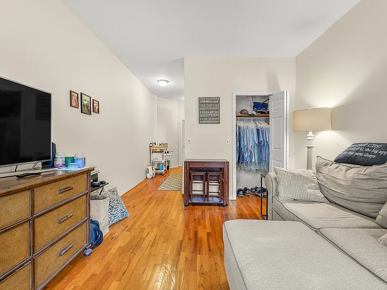 325 E 88th St #9 — Photo 4