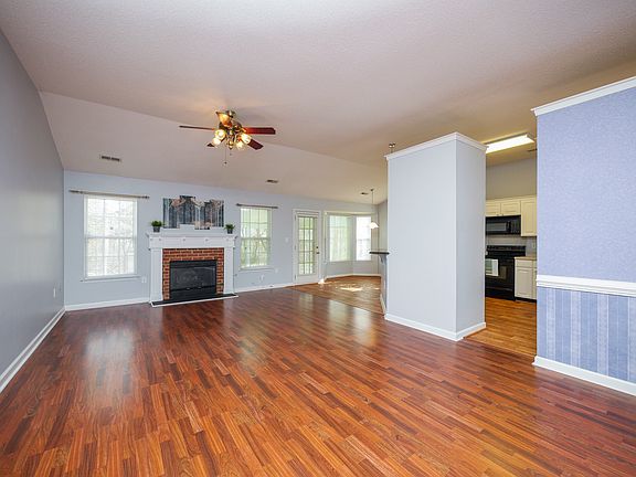 3rd image of 4002 Canbury Ct