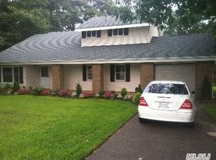 182 Granny Rd, Farmingville, NY 11738