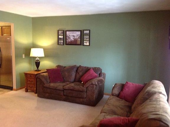 4th image of 2208 Holiday Dr #10