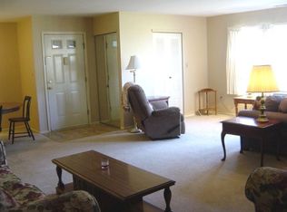 132 Arrowwood Ct, Red Bank, NJ 07701