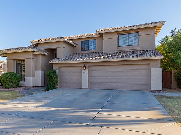 2nd image of 635 W Desert Broom Dr
