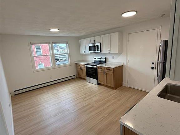 4th image of 60 Esten Ave #&-61