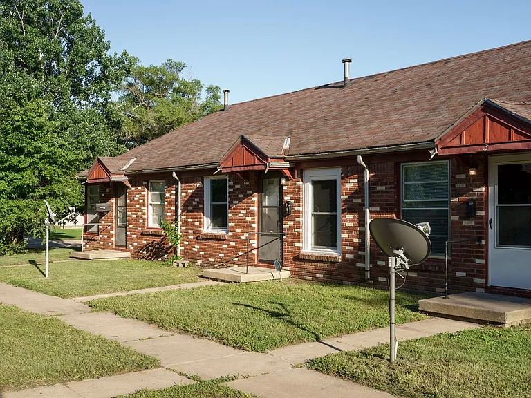 1037 S Vine St — Photo 11