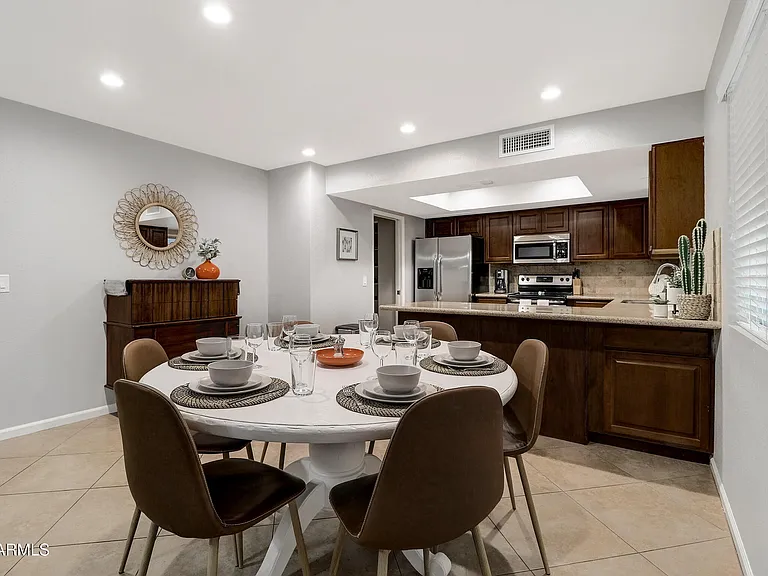 5803 S Kenwood Ln — Photo 6