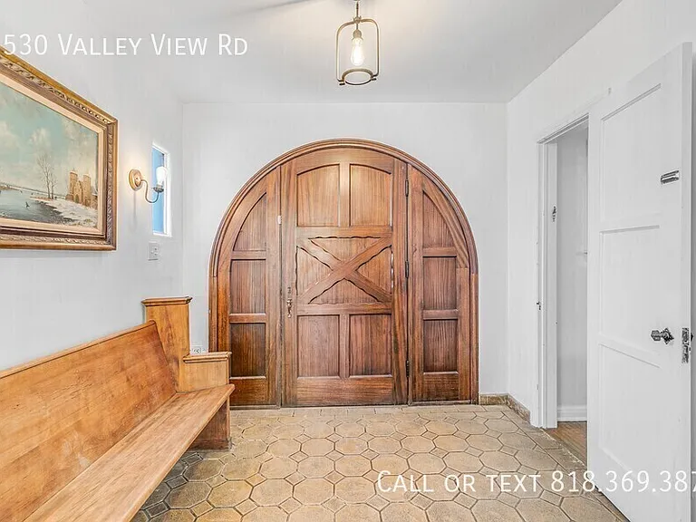 1530 Valley View Rd — Photo 6