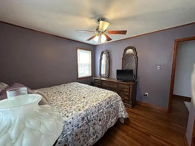 1878 Hubert Ave — Photo 6