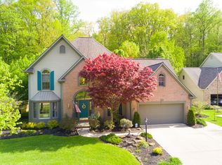 30411 Oakwood Cir, North Olmsted, OH 44070