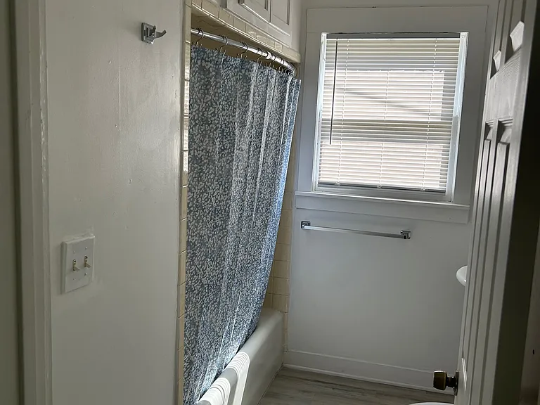831 W Houston St — Photo 12