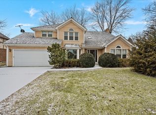 957 Lund Ln, Batavia, IL 60510