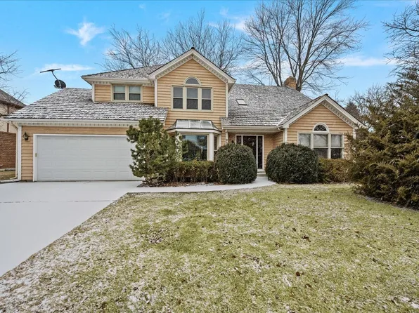 957 Lund Ln, Batavia, IL 60510