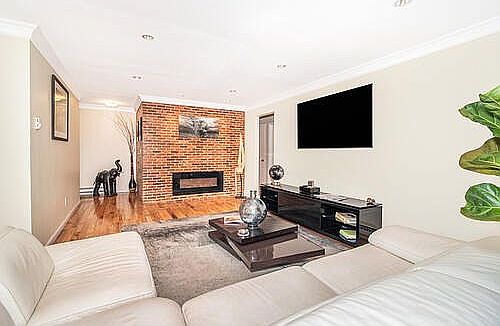 5th image of 403 Woodland Pl