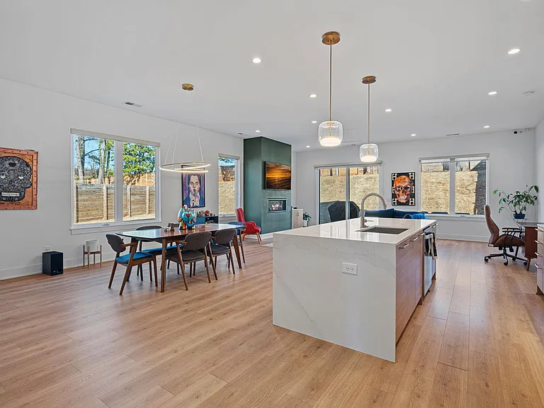 101 Mattoon St — Photo 3