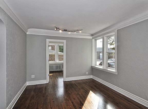 4th image of 5614 W Wellington Ave APT 1E
