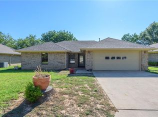 1416 Misty Hollow St, Denton, TX 76209