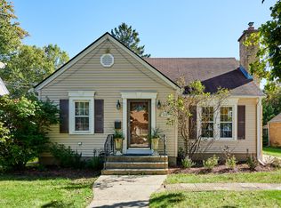 515 Preston Ave, Elgin, IL 60120