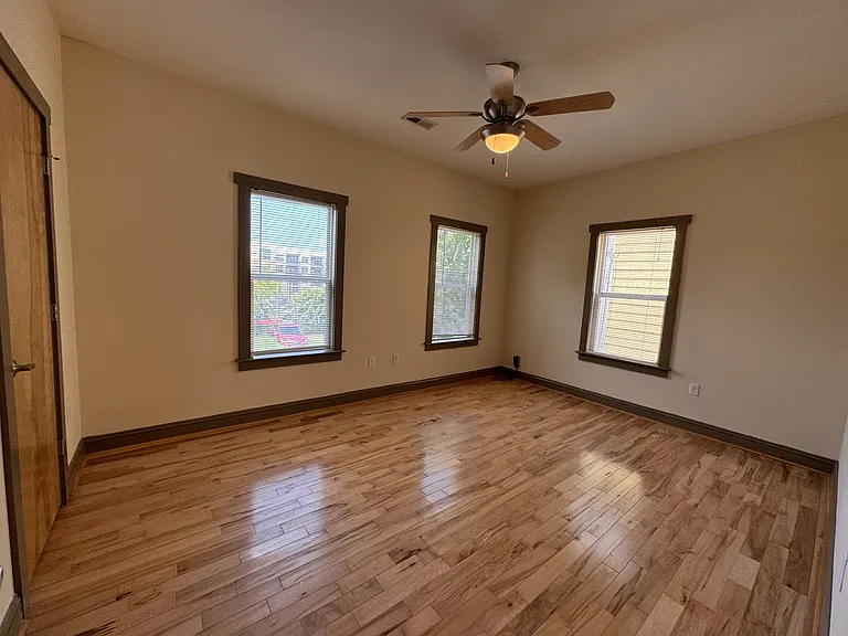 1319 McDonough St #B — Photo 8