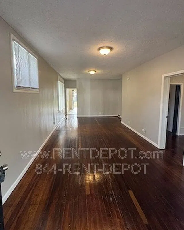 2 bed, 1.0 bath, 954 sqft, $995 — Photo 2